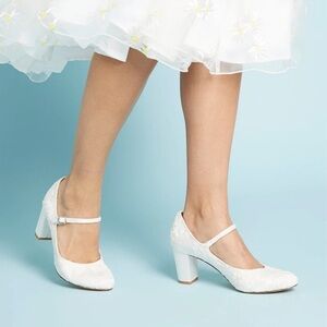 BNIB Chelsea Crew white lace heels